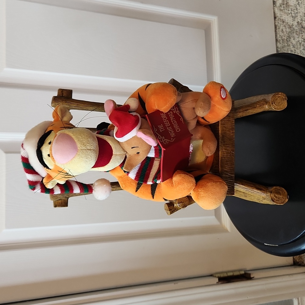 Disney Tigger and Roo Christmas Animatronic
